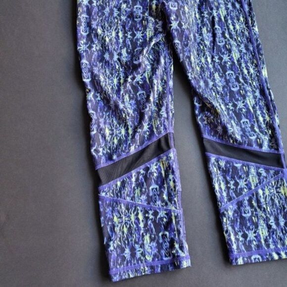 💍Gaiam Speckled print Capris - Picture 8 of 8